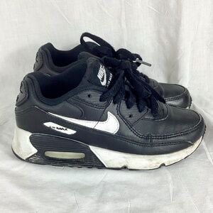Nike Air Max 90 Boys Shoes Size 2Y Black Athletic Running Sneakers CD6867-010